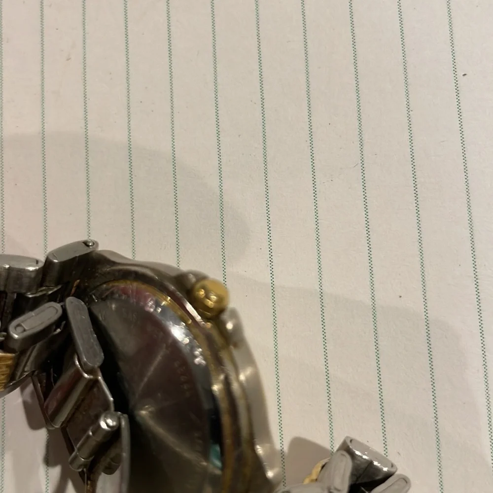 Bulova vintage quartz watch with date